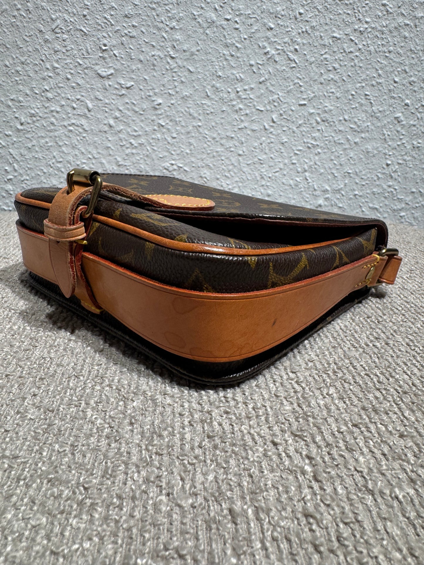 Louis Vuitton Cartouchière PM Schultertasche – Monogram