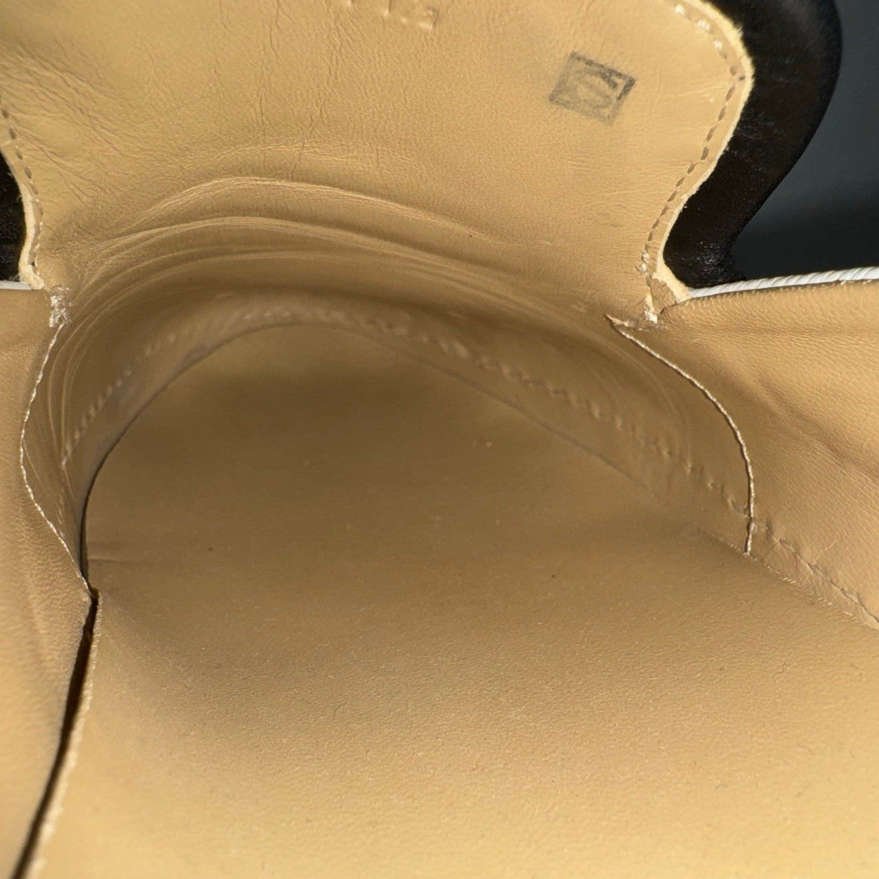 Hermès Slip-On Sneaker – Weiß/Schwarz