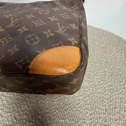 Louis Vuitton Boulogne 30 – Monogram Canvas