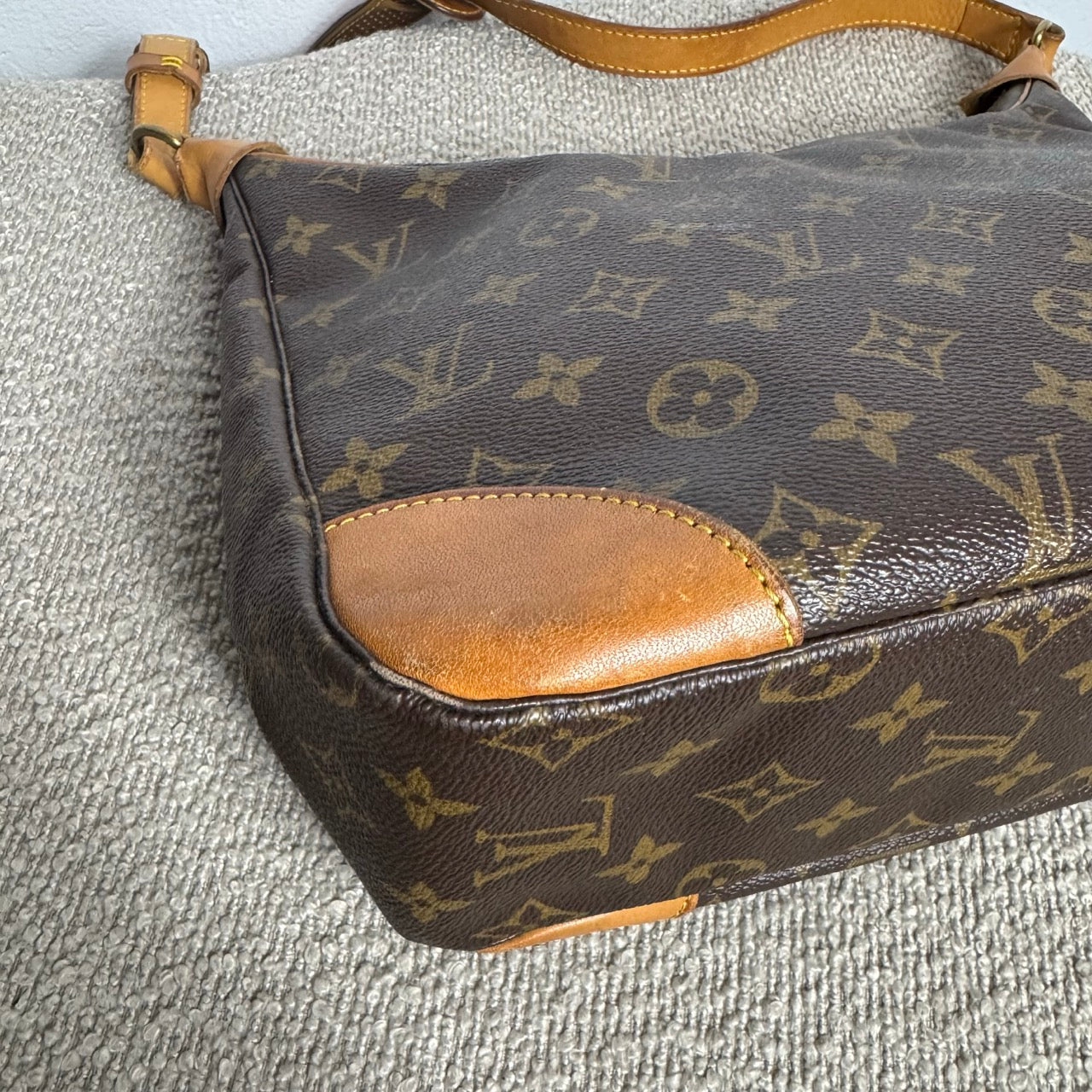 Louis Vuitton Boulogne 30 – Monogram Canvas