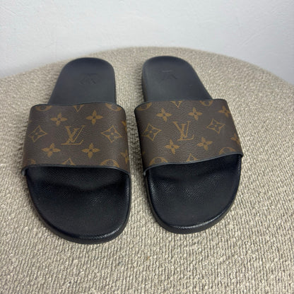 Louis Vuitton "Waterfront" Monogram Slides - Size 44