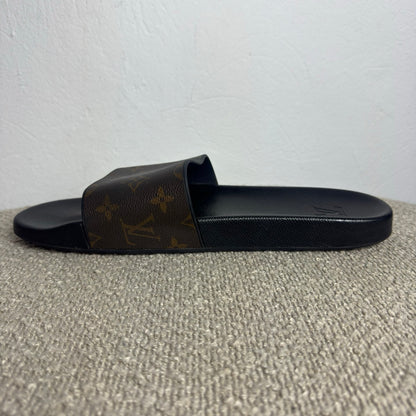 Louis Vuitton "Waterfront" Monogram Slides - Size 44