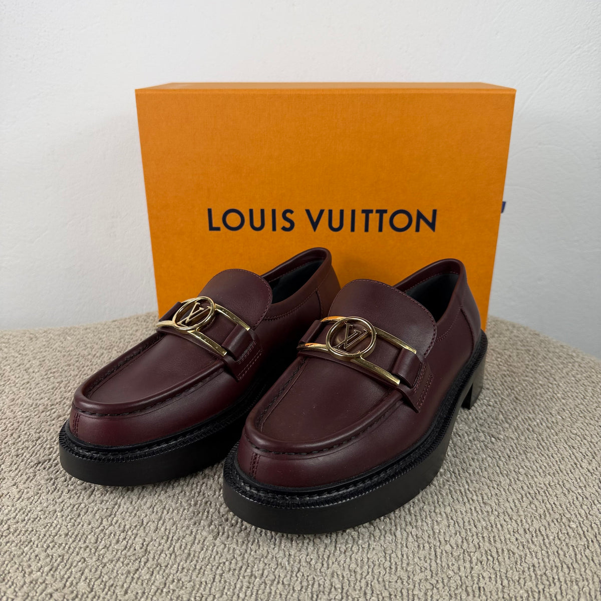 Louis Vuitton Academy Baroque Loafer – Bordeauxrot – Gr. 37,5