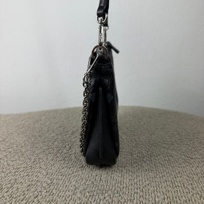MCM Schultertasche – Visetos Schwarz mit Kettendetails
