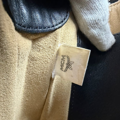 MCM Schultertasche – Visetos Schwarz mit Kettendetails