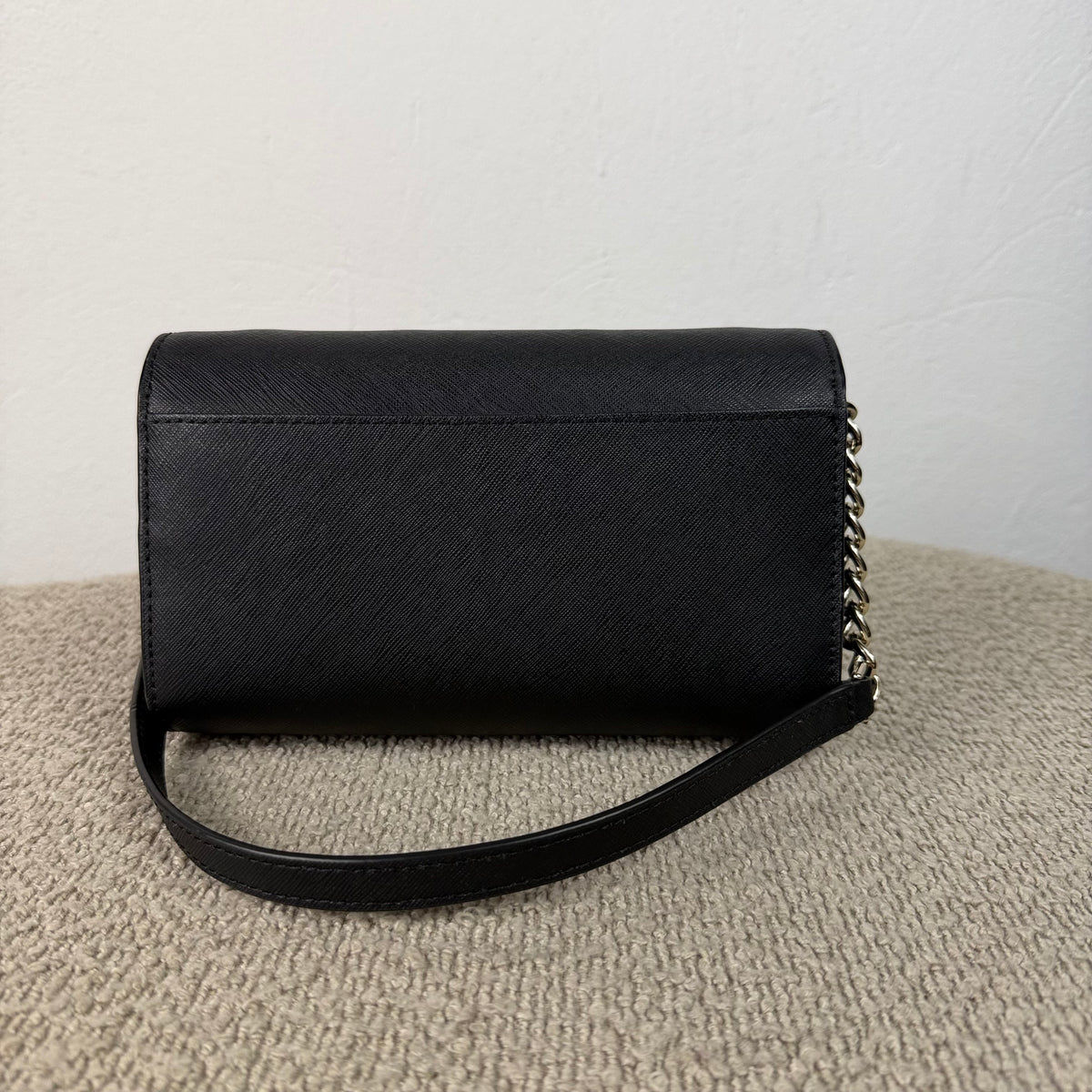 Kate Spade New York Flap Crossbody Bag – Schwarz