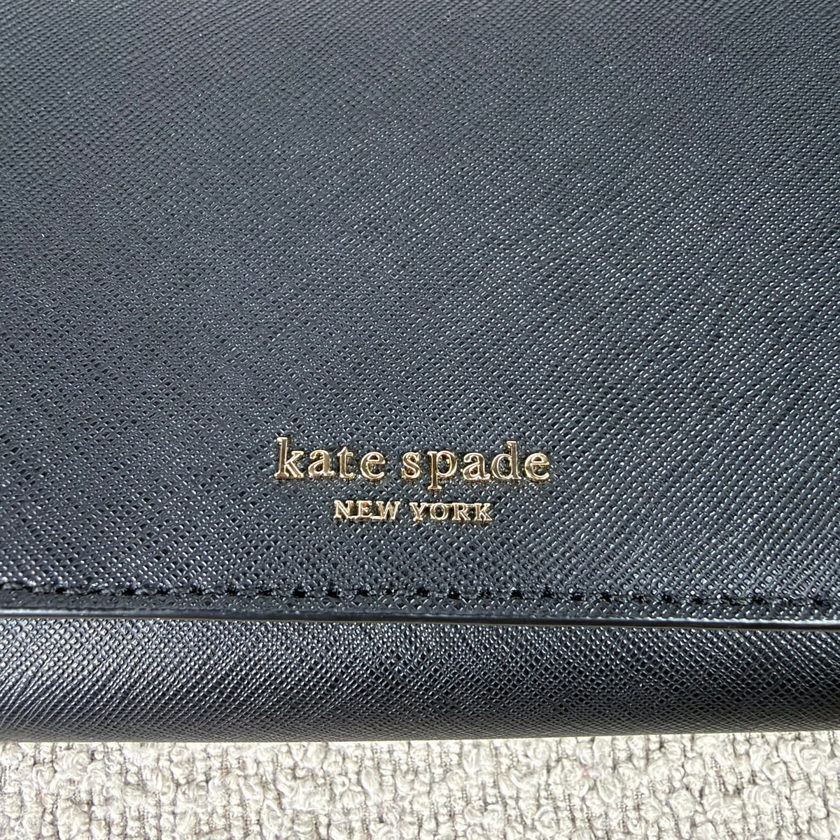 Kate Spade New York Flap Crossbody Bag – Schwarz