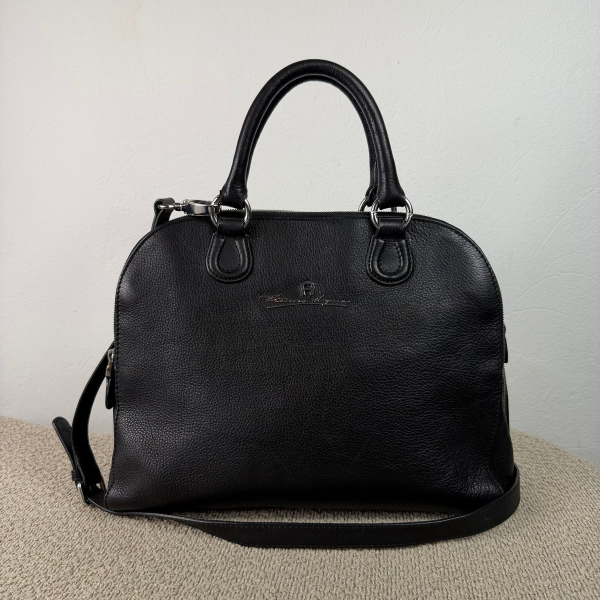 Aigner Handtasche – Schwarzes Leder