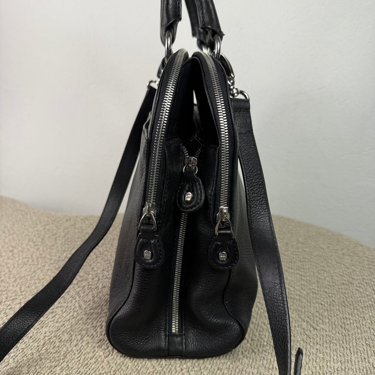 Aigner Handtasche – Schwarzes Leder