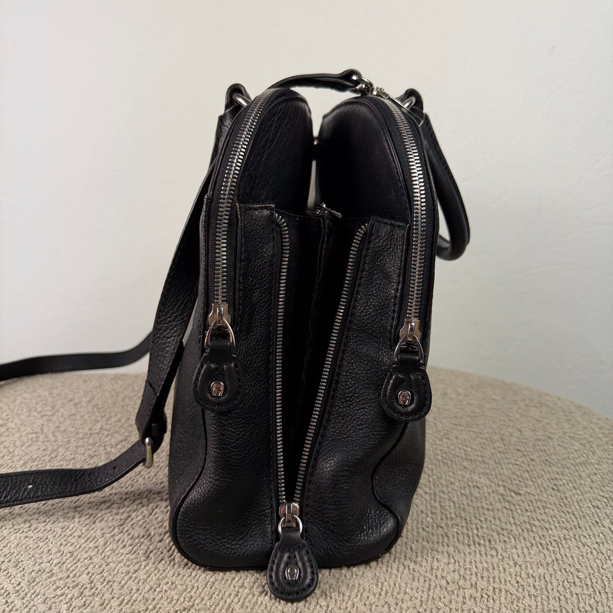 Aigner Handtasche – Schwarzes Leder