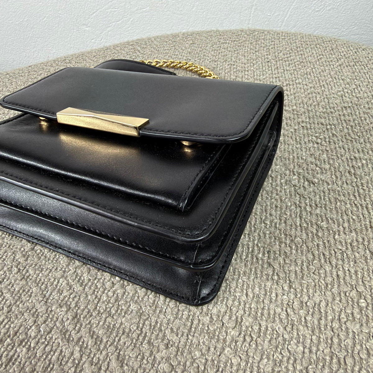 Michael Kors Schultertasche – Schwarz mit goldfarbenen Details