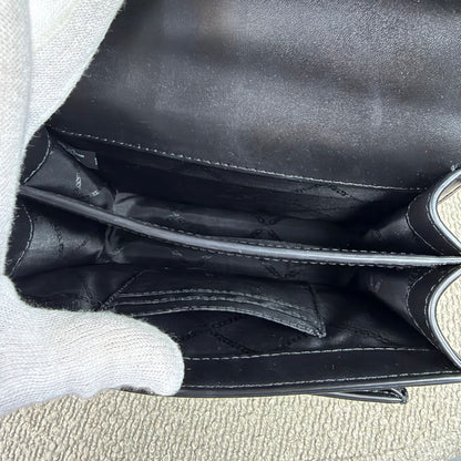 Michael Kors Schultertasche – Schwarz mit goldfarbenen Details