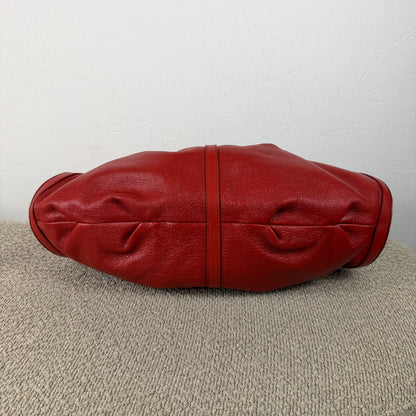 BVLGARI Chandra Flap Tote – Rotes Leder