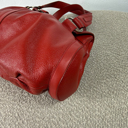 BVLGARI Chandra Flap Tote – Rotes Leder