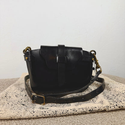 ESDE Leder Schultertasche Schwarz – Handgefertigt