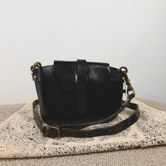 ESDE Leder Schultertasche Schwarz – Handgefertigt