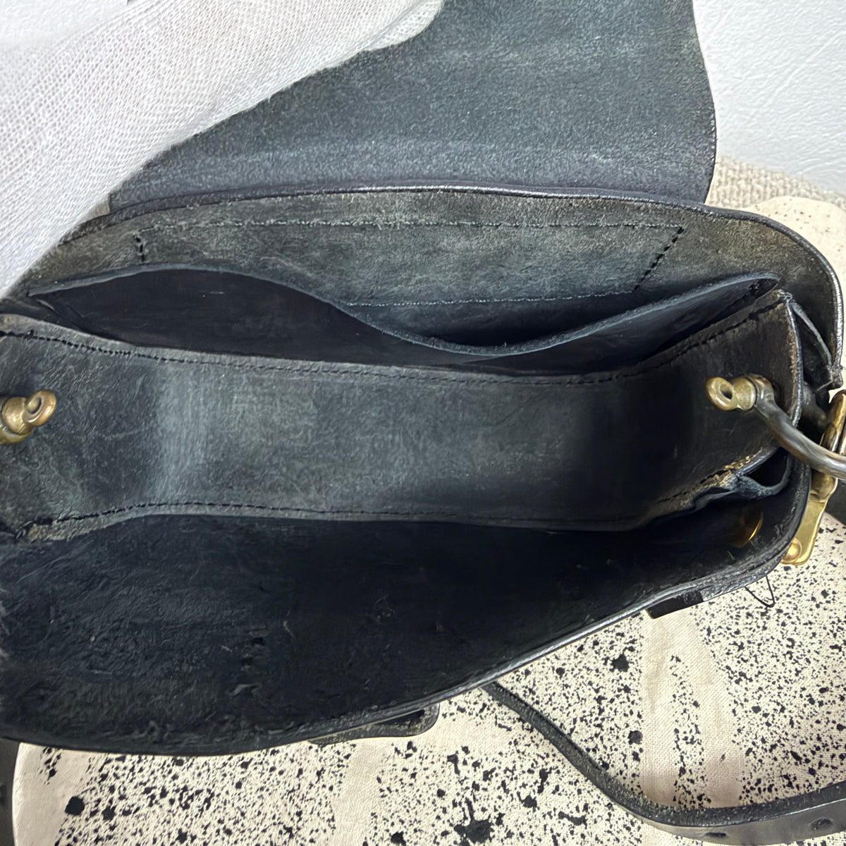 ESDE Leder Schultertasche Schwarz – Handgefertigt