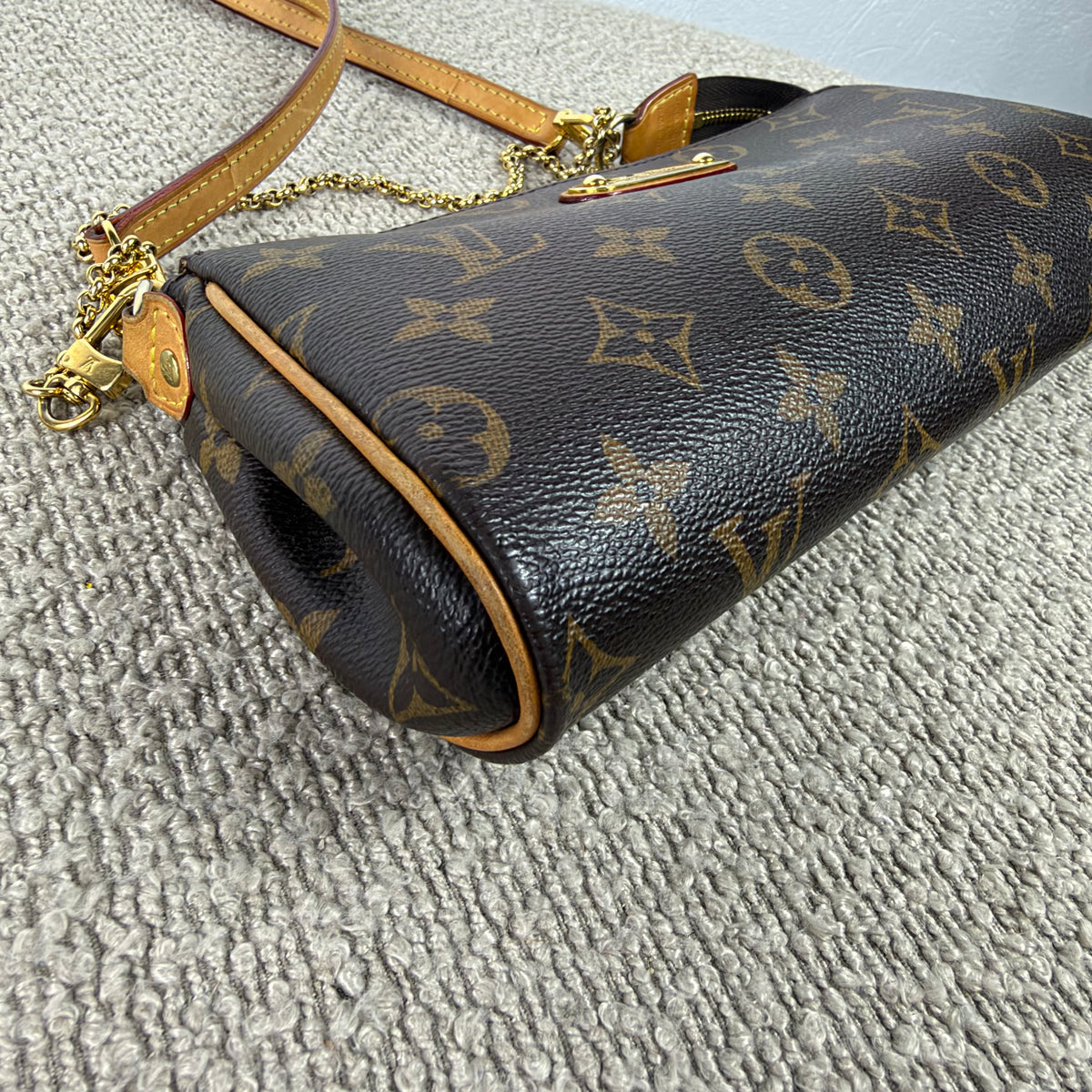 Louis Vuitton Eva Pochette – Monogram Canvas