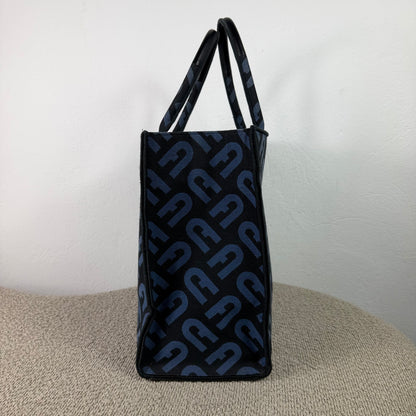 Furla Shopper – Schwarz / Dunkelblau mit Logo-Muster