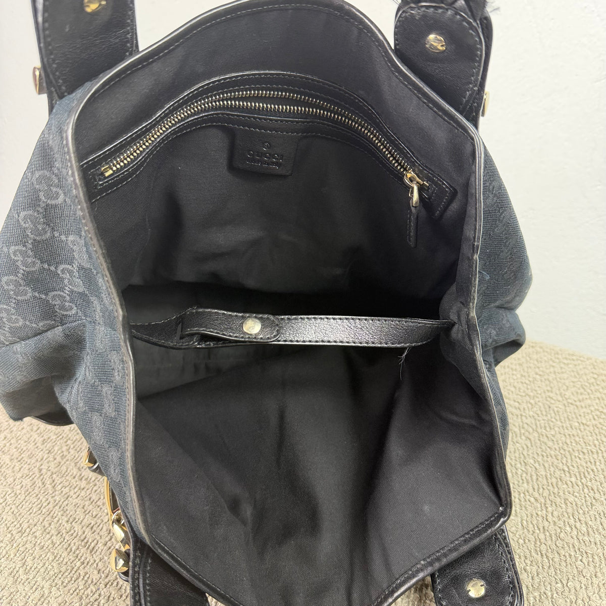 Gucci Pelham Monogram Hobo Bag – Schwarz