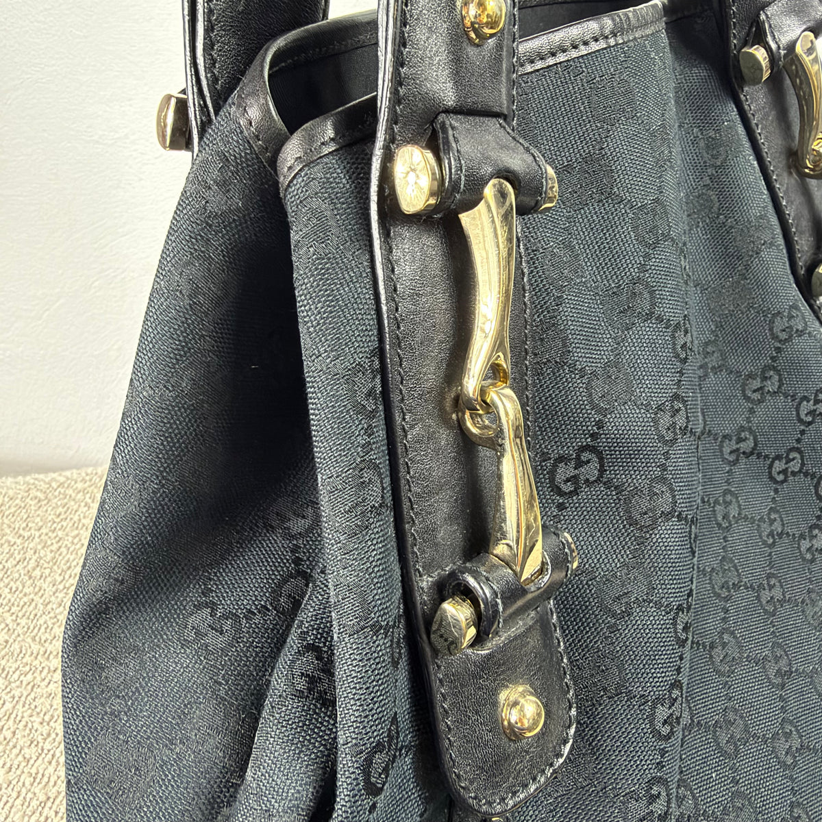 Gucci Pelham Monogram Hobo Bag – Schwarz