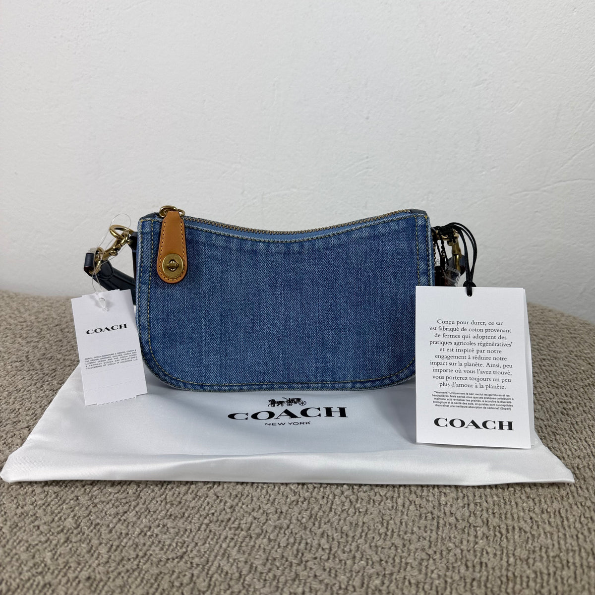 Coach Swing Zip Bag – Denim Blau