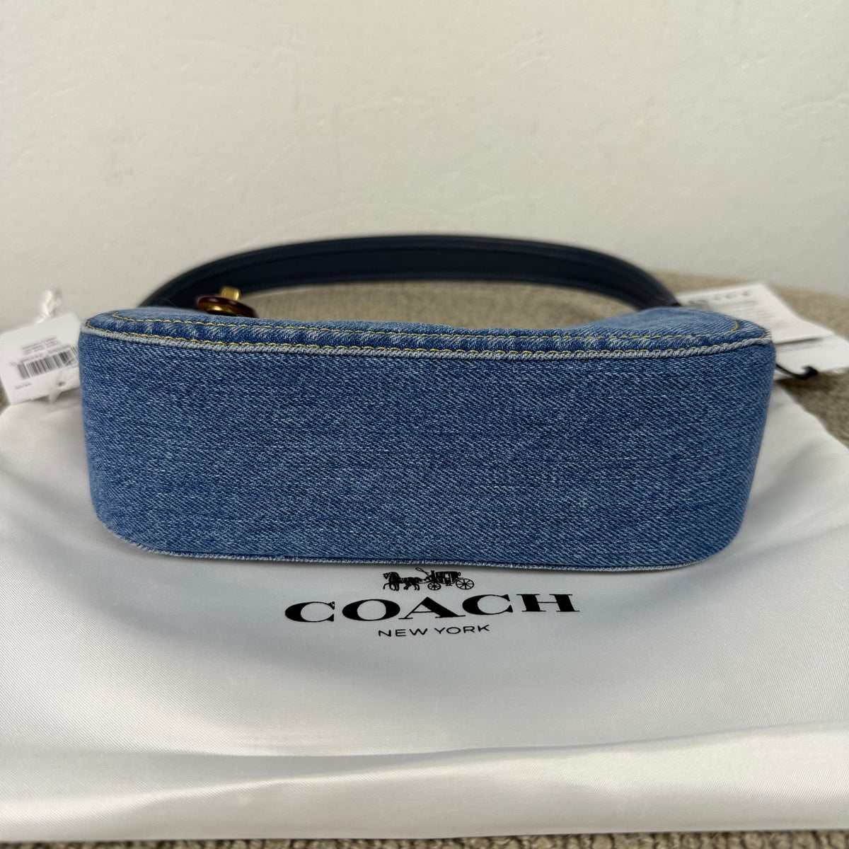 Coach Swing Zip Bag – Denim Blau