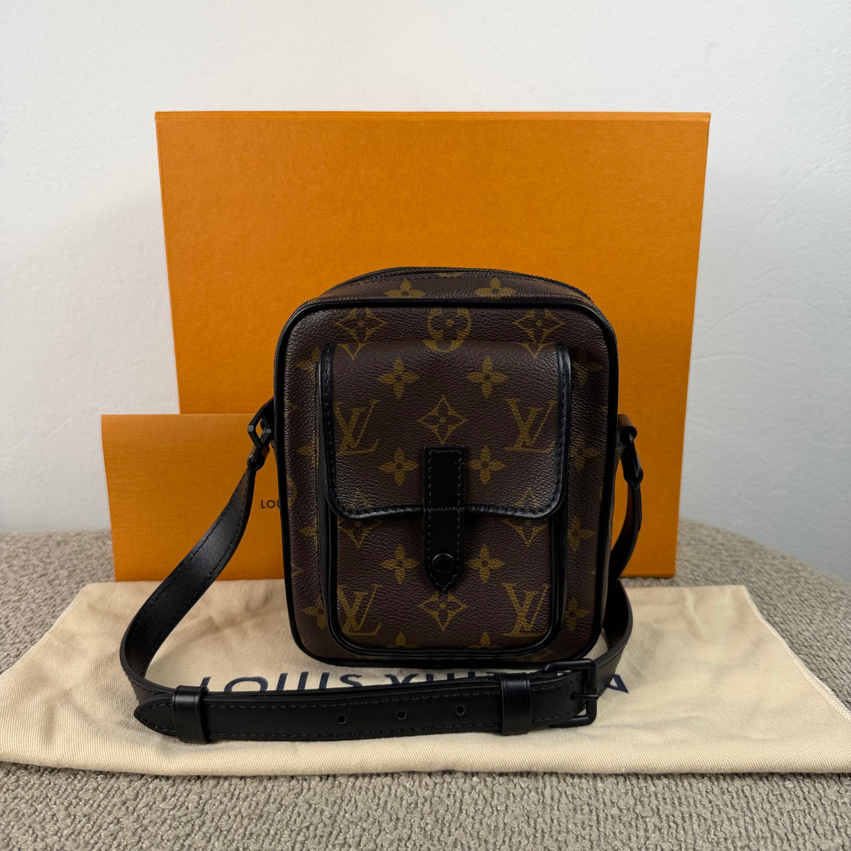 Louis Vuitton Christopher Schultertasche – Monogram Canvas