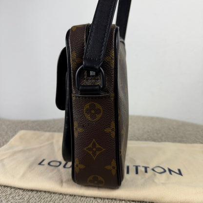 Louis Vuitton Christopher Schultertasche – Monogram Canvas