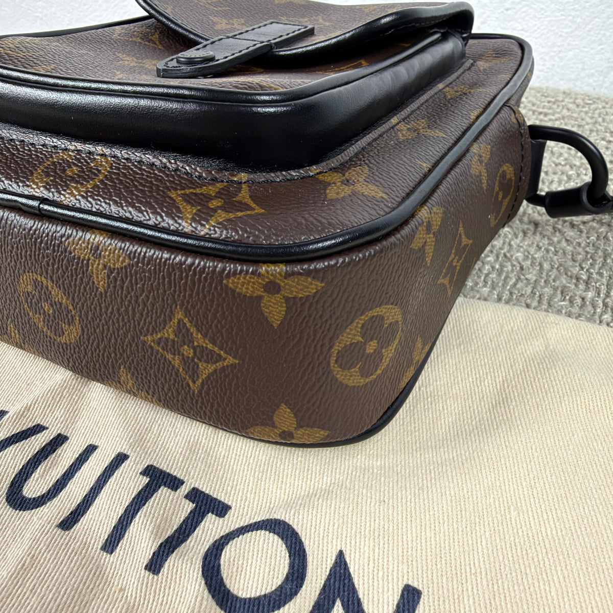 Louis Vuitton Christopher Schultertasche – Monogram Canvas
