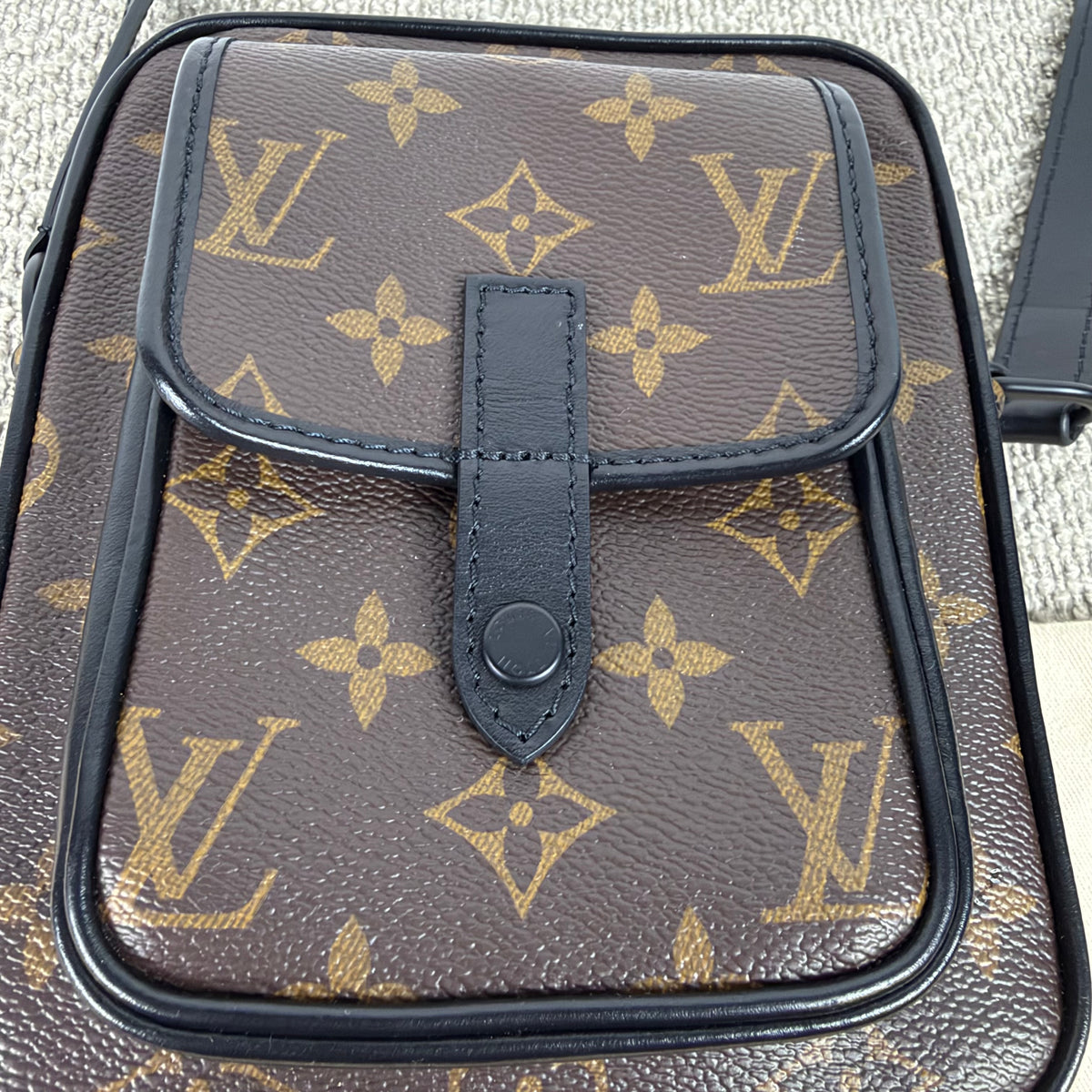 Louis Vuitton Christopher Schultertasche – Monogram Canvas