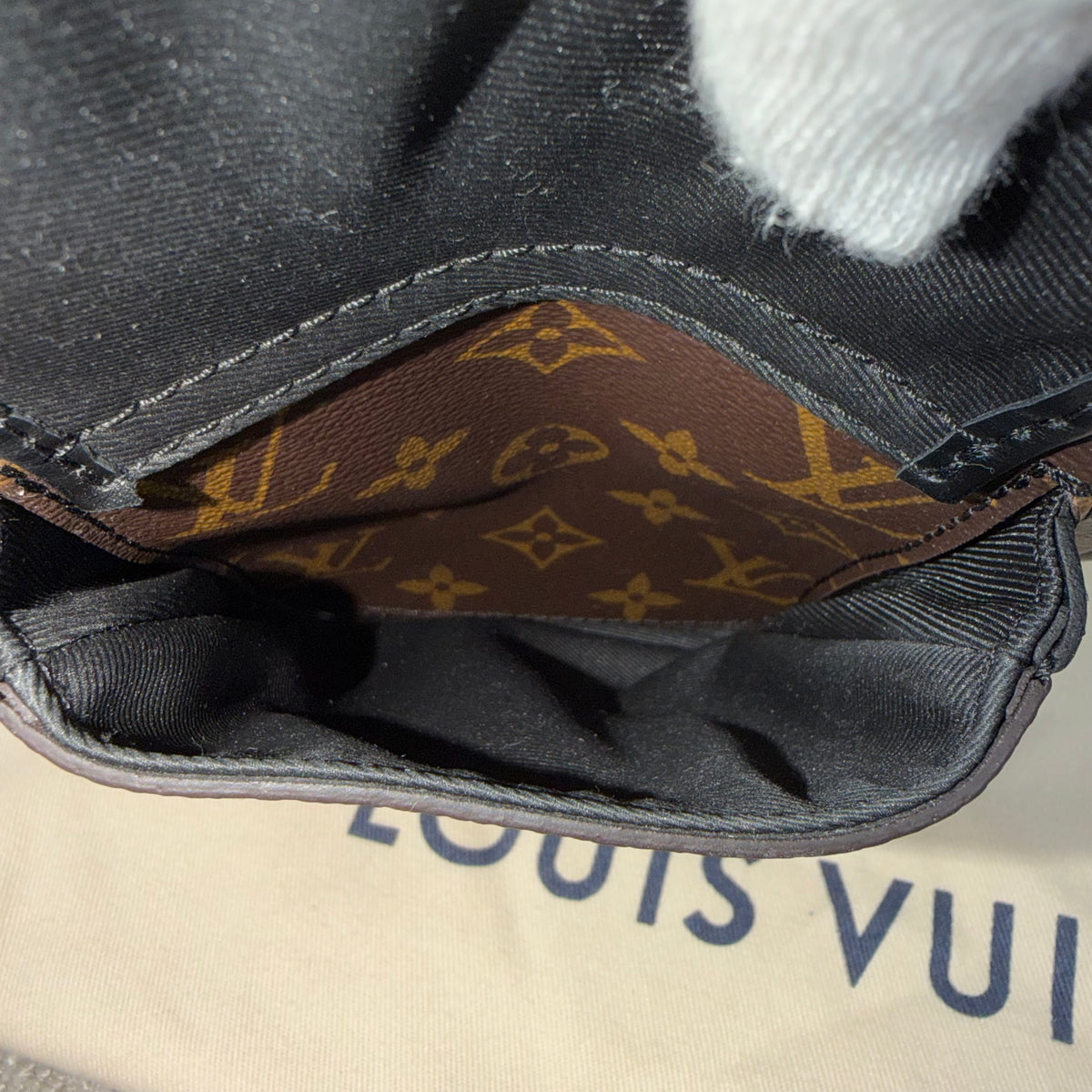 Louis Vuitton Christopher Schultertasche – Monogram Canvas