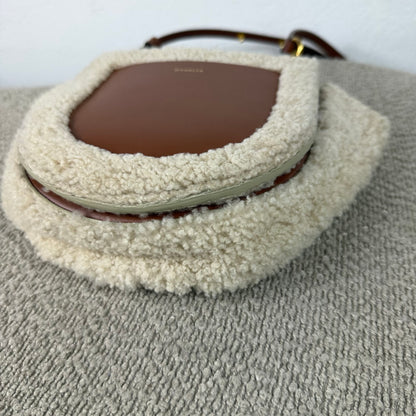 Wandler Schultertasche Teddy-Fell & Leder – Creme/Braun