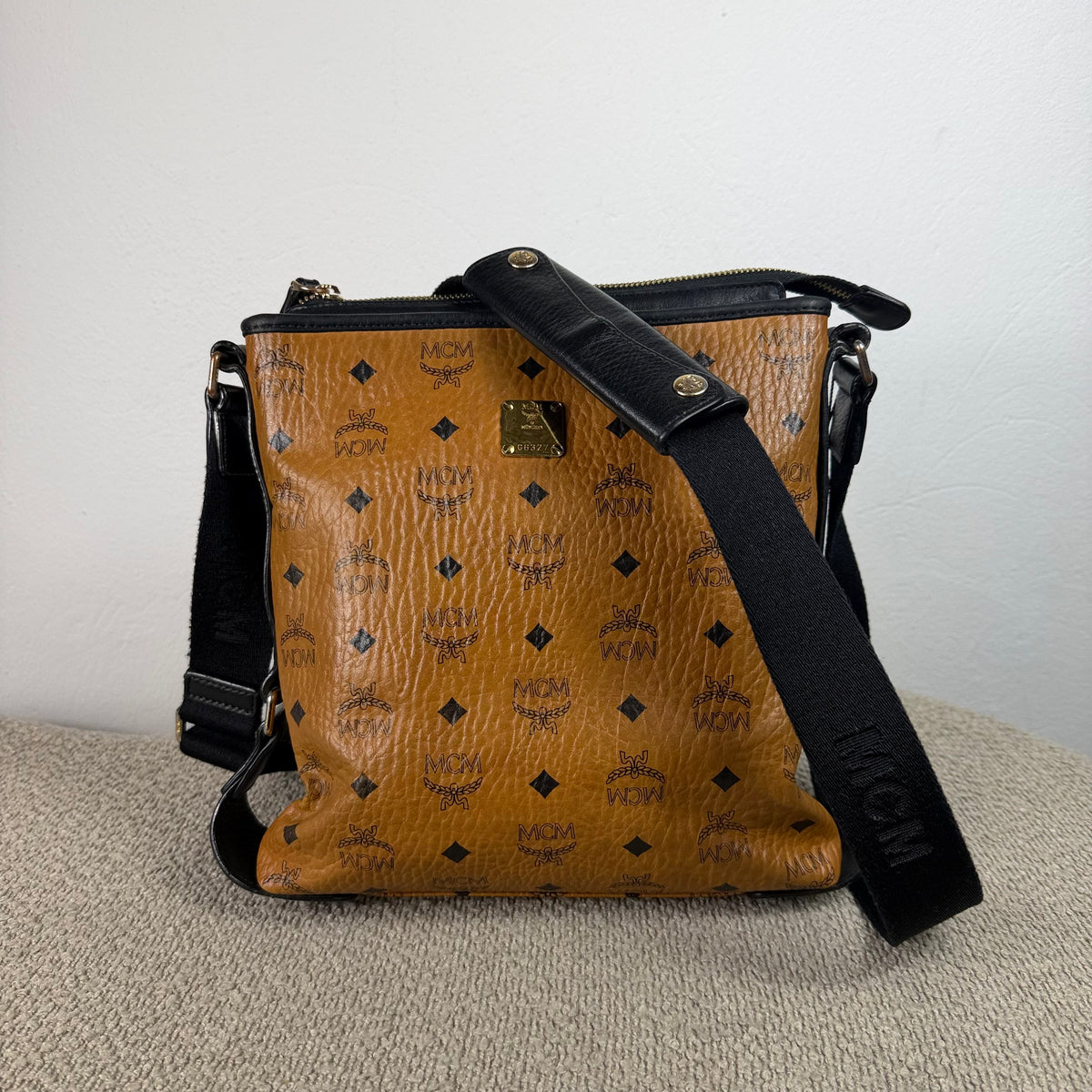 MCM Vintage Crossbody Tasche – Visetos Cognac