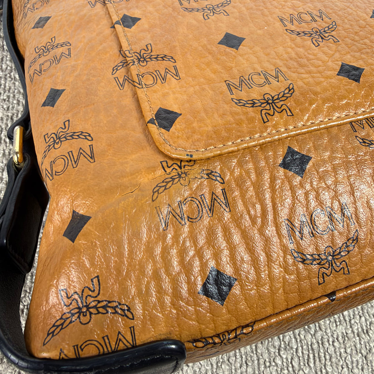 MCM Vintage Crossbody Tasche – Visetos Cognac
