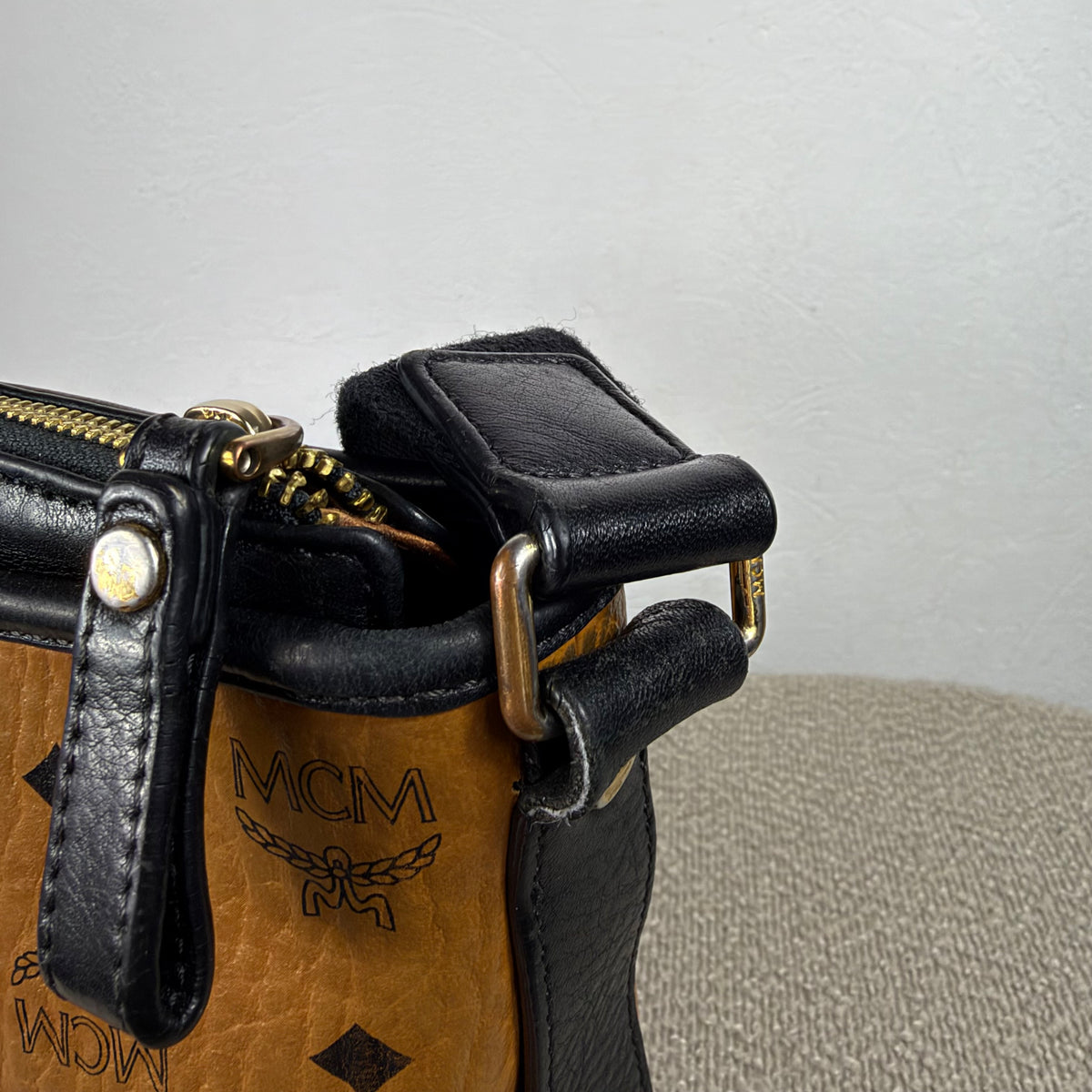 MCM Vintage Crossbody Tasche – Visetos Cognac