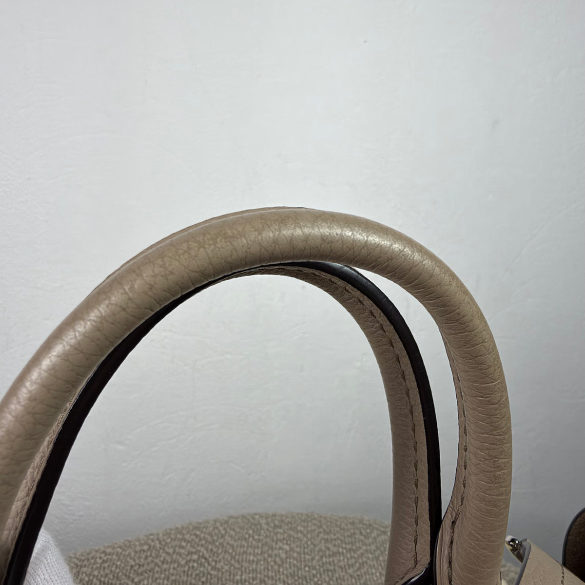 Louis Vuitton Bella Tote – Mahina Leder Galet