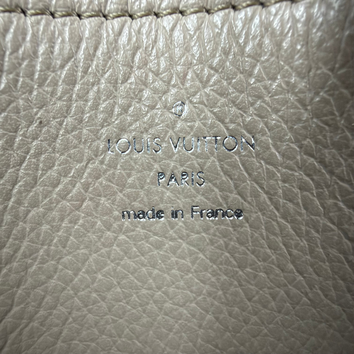 Louis Vuitton Bella Tote – Mahina Leder Galet