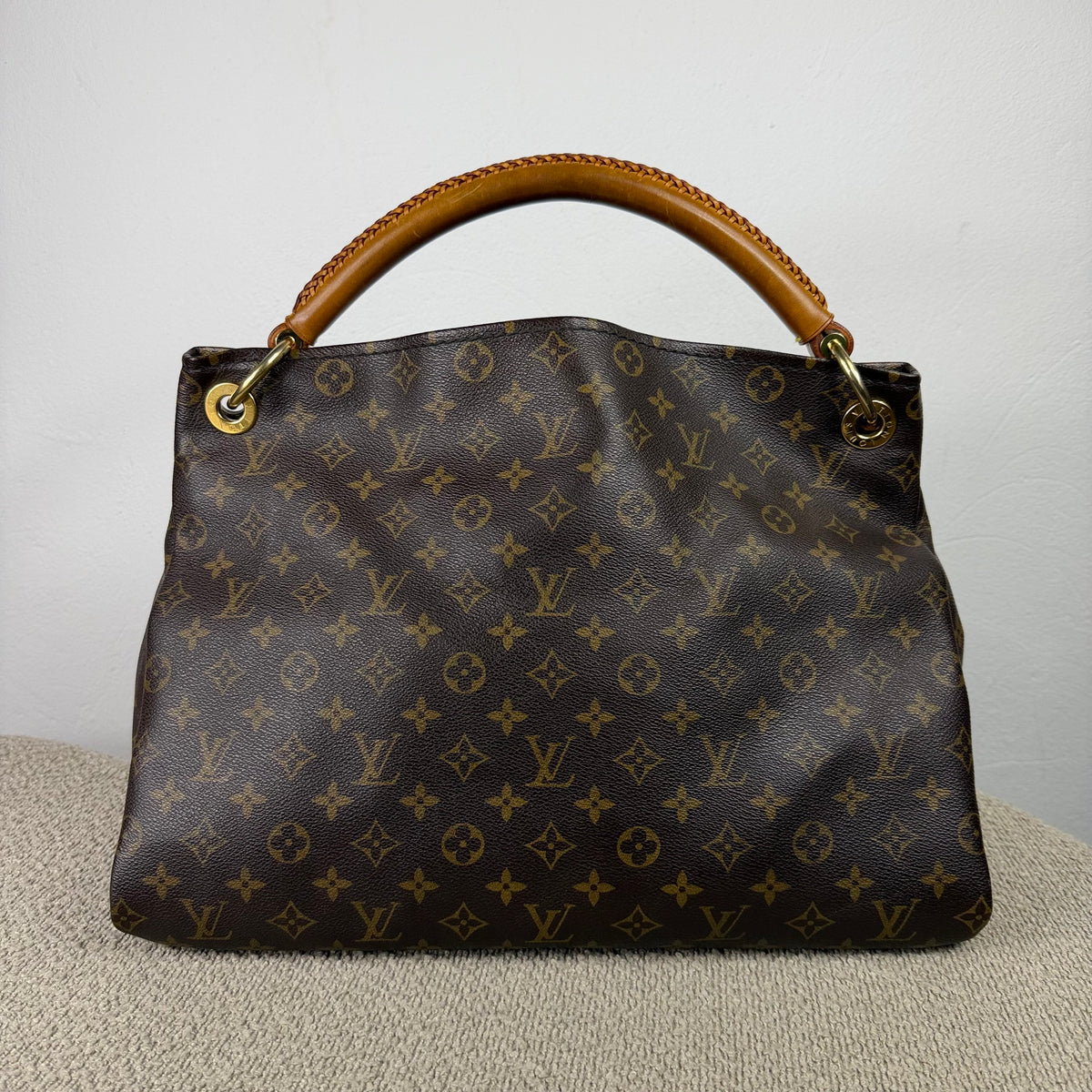 Louis Vuitton Artsy MM – Monogram Canvas