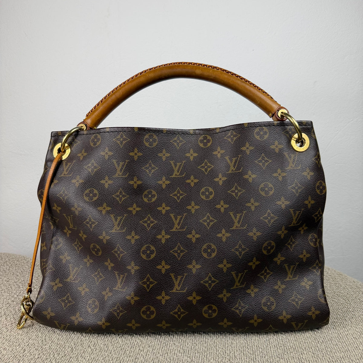 Louis Vuitton Artsy MM – Monogram Canvas