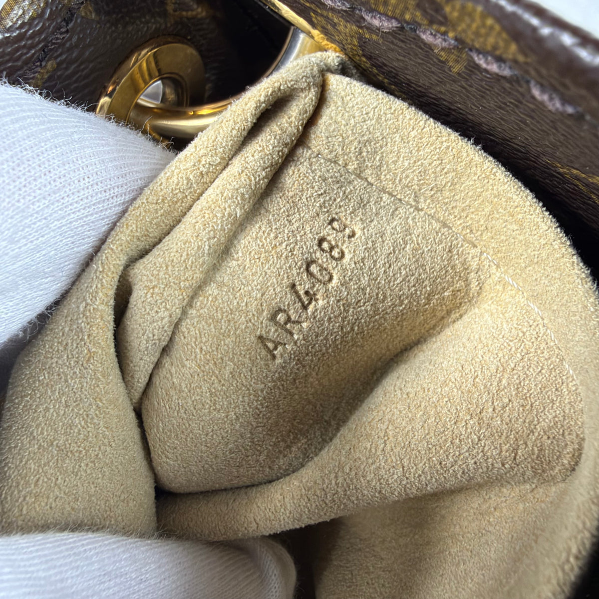 Louis Vuitton Artsy MM – Monogram Canvas
