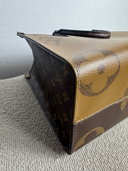 Louis Vuitton OnTheGo MM – Monogram Reverse