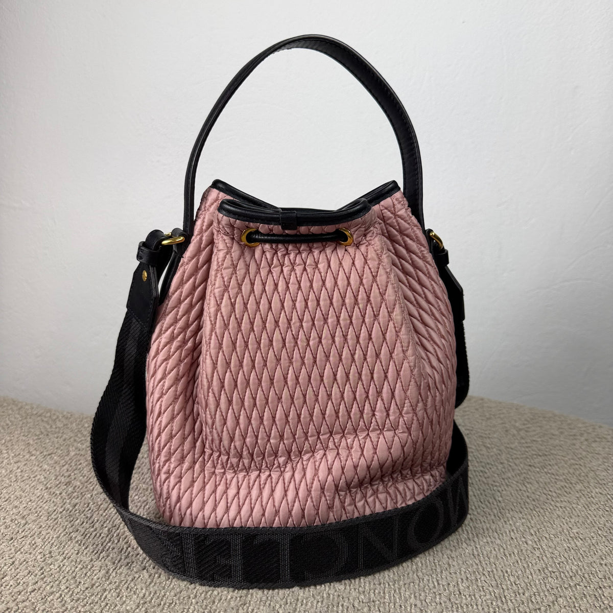 Moncler Kilia Quilted Nylon Bucket Bag – Rosa