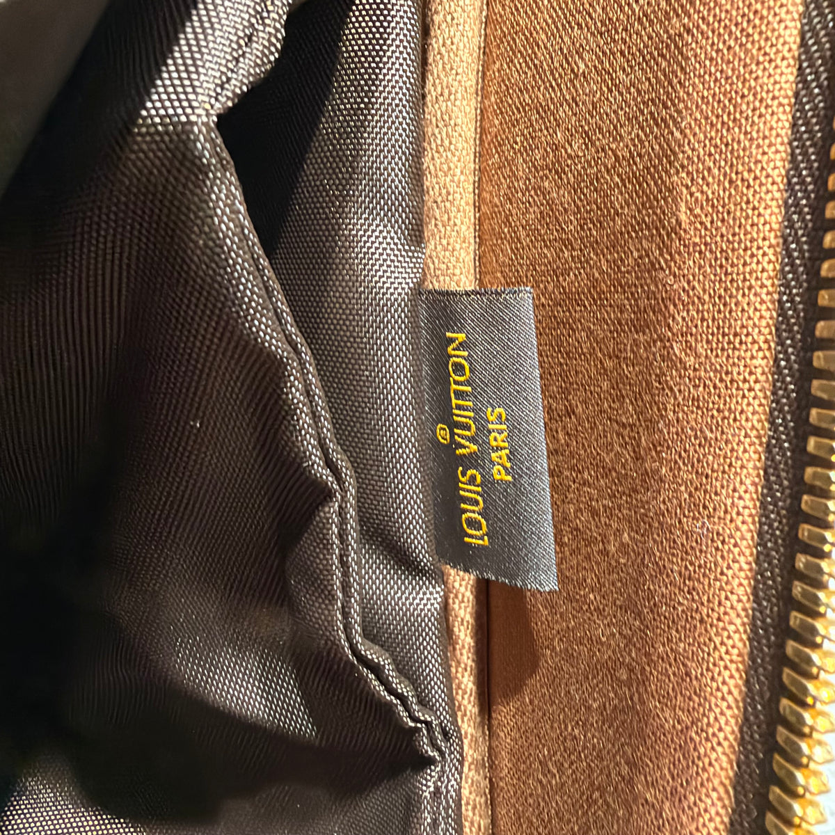 Louis Vuitton Sirius 55 – Monogram Canvas mit originalem Kleidersack