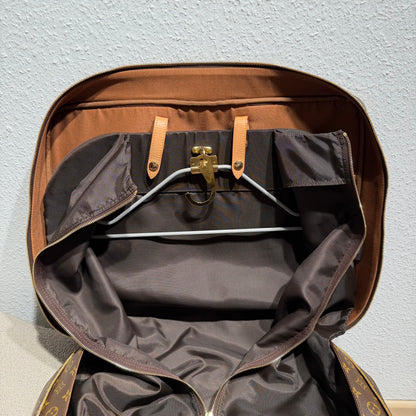 Louis Vuitton Sirius 55 – Monogram Canvas mit originalem Kleidersack
