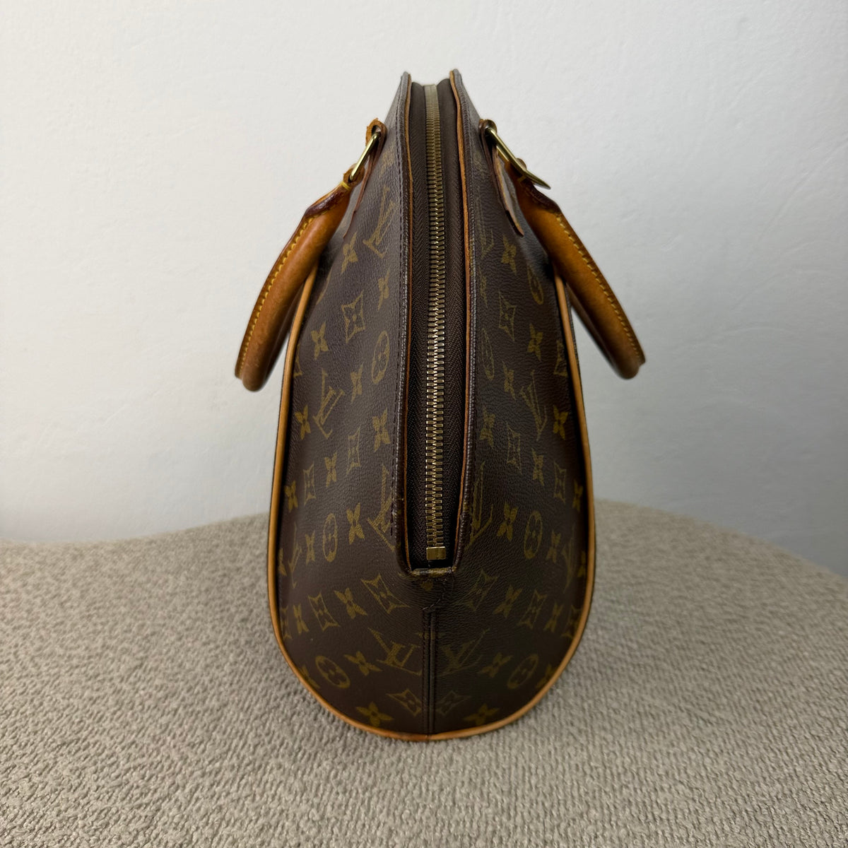 Louis Vuitton Ellipse MM – Monogram Canvas