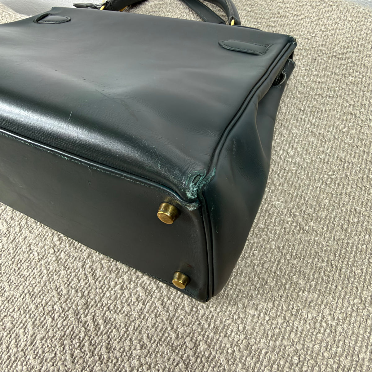 Hermès Kelly 32 Retourné – Vert Foncé Box Calf Leder mit Gold Hardware
