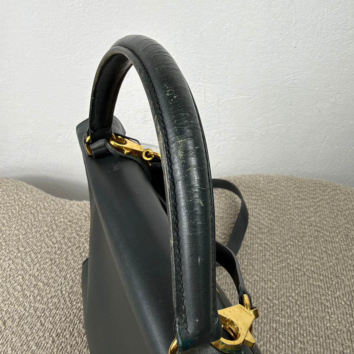 Hermès Kelly 32 Retourné – Vert Foncé Box Calf Leder mit Gold Hardware