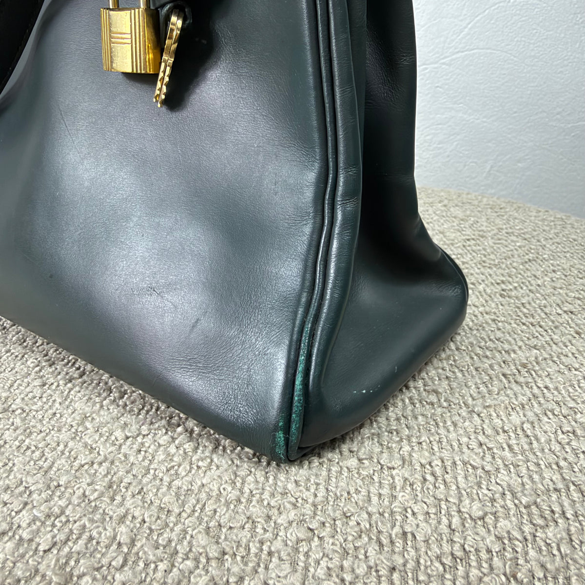 Hermès Kelly 32 Retourné – Vert Foncé Box Calf Leder mit Gold Hardware