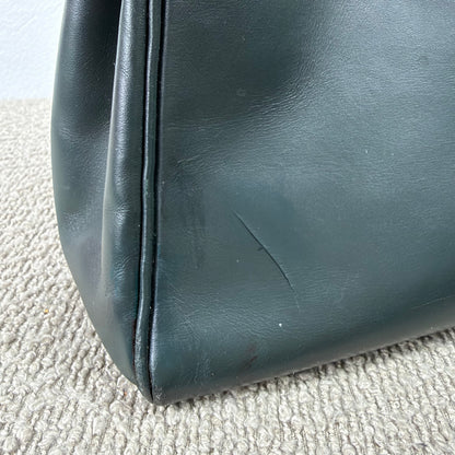 Hermès Kelly 32 Retourné – Vert Foncé Box Calf Leder mit Gold Hardware